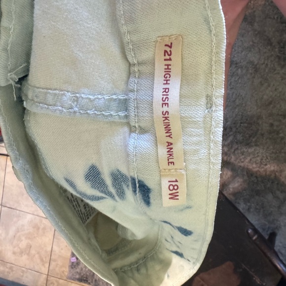 Women’s Levi’s Bleach washed Skinny Jeans- Size 18W - Picture 3 of 3